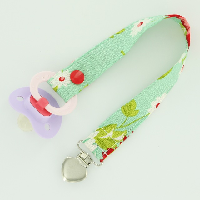 fabric pacifier clip with kam snaps pic15